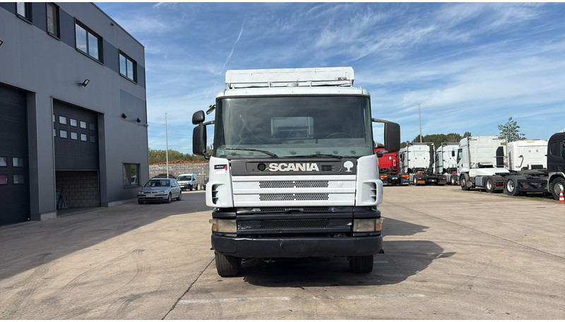 Scania 94 - 260 (BOITE MANUELLE / LAMES / STEEL SUSP. / 6X4 / MANUAL GEARBOX) - Truk jungkit: gambar 2 Scania 94 - 260 (BOITE MANUELLE / LAMES / STEEL SUSP. / 6X4 / MANUAL GEARBOX) - Truk jungkit: gambar 2