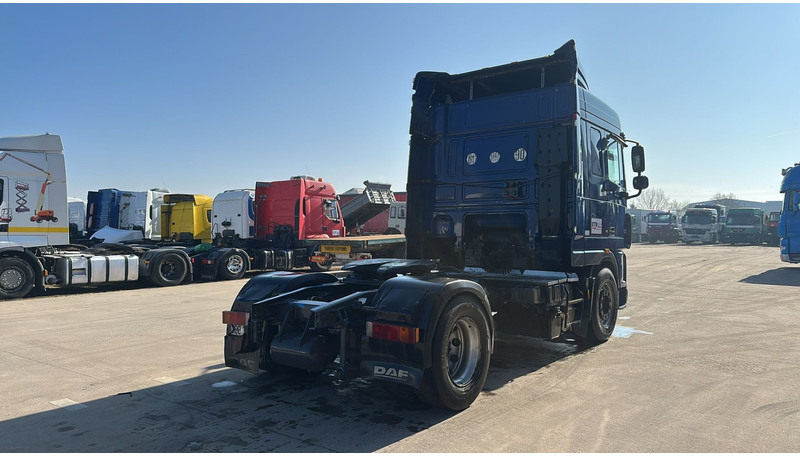 DAF 105 XF 410 (BOITE MANUELLE / MANUAL GEARBOX / GOOD CONDITION) - Tractor head: gambar 5 DAF 105 XF 410 (BOITE MANUELLE / MANUAL GEARBOX / GOOD CONDITION) - Tractor head: gambar 5