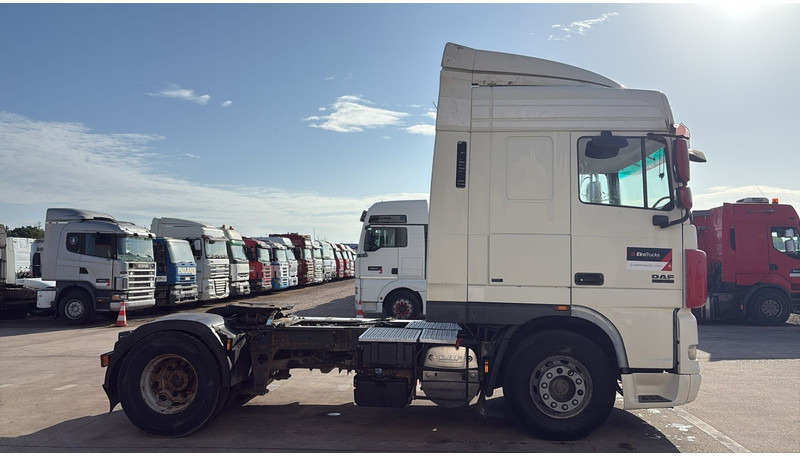 DAF 105 XF 460 (BOITE MANUELLE / MANUAL GEARBOX) - Tractor head: gambar 4 DAF 105 XF 460 (BOITE MANUELLE / MANUAL GEARBOX) - Tractor head: gambar 4