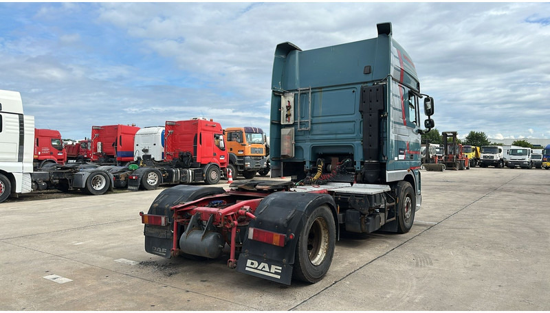 DAF 105 XF 460 (BOITE MANUELLE / MANUAL GEARBOX / RETARDER) - Tractor head: gambar 4 DAF 105 XF 460 (BOITE MANUELLE / MANUAL GEARBOX / RETARDER) - Tractor head: gambar 4