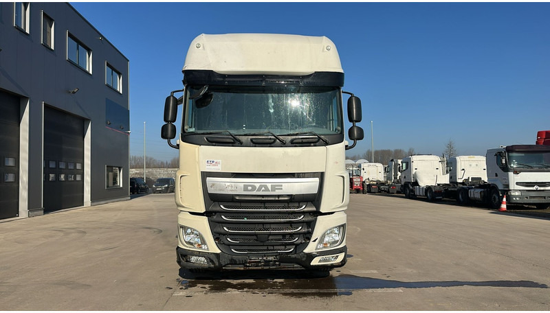 DAF 106 XF 460 (BOITE MANUELLE / MANUAL GEARBOX / 834.000 KM / EURO 6) - Tractor head: gambar 2 DAF 106 XF 460 (BOITE MANUELLE / MANUAL GEARBOX / 834.000 KM / EURO 6) - Tractor head: gambar 2