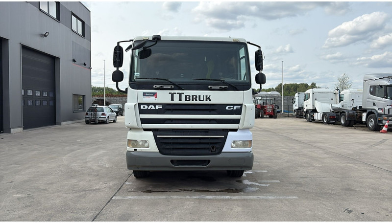 DAF 85 CF 410 (LOW CABIN / PETIT CABINE / TRES PROPRE / CLEAN CONDITION) - Tractor head: gambar 2 DAF 85 CF 410 (LOW CABIN / PETIT CABINE / TRES PROPRE / CLEAN CONDITION) - Tractor head: gambar 2
