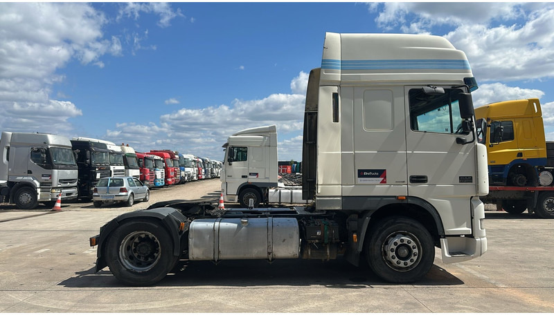 DAF 95 XF 380 (BOITE MANUELLE / EURO 3 / MANUAL GEARBOX / TRES BONNE ETAT) - Tractor head: gambar 4 DAF 95 XF 380 (BOITE MANUELLE / EURO 3 / MANUAL GEARBOX / TRES BONNE ETAT) - Tractor head: gambar 4
