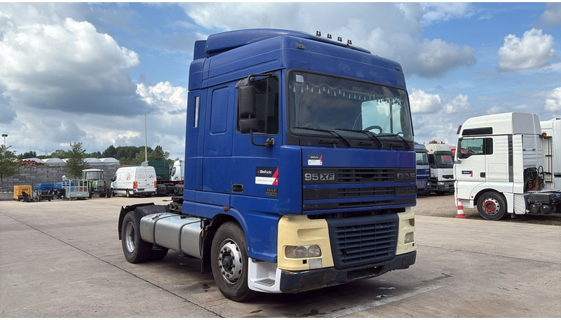 DAF 95 XF 430 (EURO 3 / BOITE MANUELLE / MANUAL GEARBOX) - Tractor head: gambar 3 DAF 95 XF 430 (EURO 3 / BOITE MANUELLE / MANUAL GEARBOX) - Tractor head: gambar 3