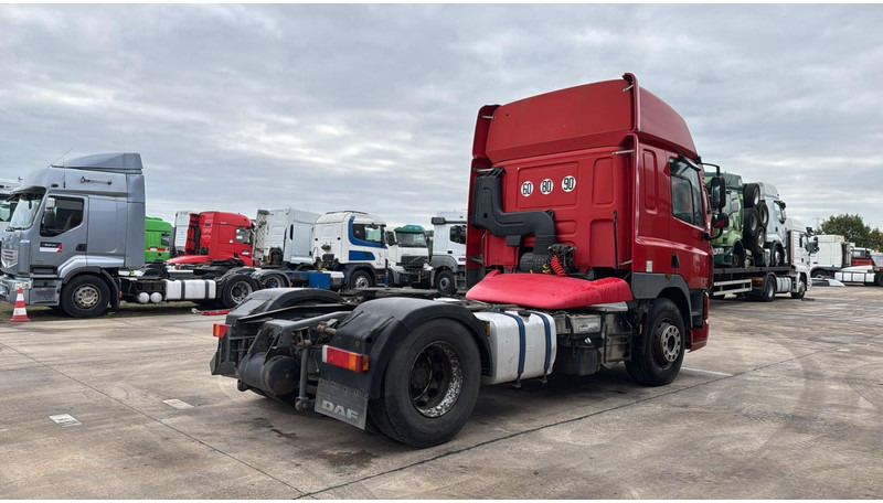 DAF CF 85.410 (BOITE MANUELLE / MANUAL GEARBOX) - Tractor head: gambar 4 DAF CF 85.410 (BOITE MANUELLE / MANUAL GEARBOX) - Tractor head: gambar 4