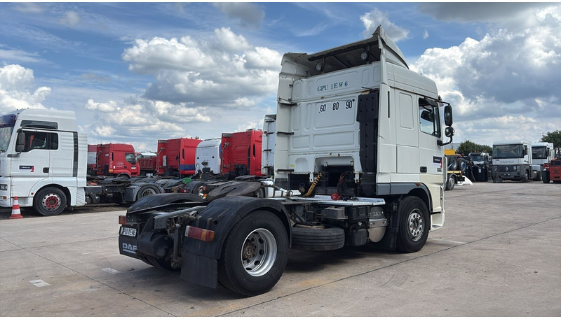 DAF XF 105.460 (AIRCO / GOOD CONDITION / BONNE ETAT) - Tractor head: gambar 4 DAF XF 105.460 (AIRCO / GOOD CONDITION / BONNE ETAT) - Tractor head: gambar 4