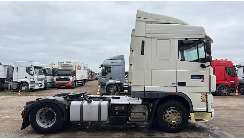 DAF XF 105.460 (BOITE MANUELLE / MANUAL GEARBOX) - Tractor head: gambar 3 DAF XF 105.460 (BOITE MANUELLE / MANUAL GEARBOX) - Tractor head: gambar 3