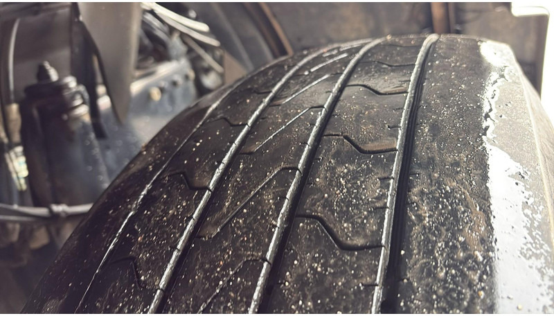 Tractor head DAF XF 105.460 (GOOD CONDITION / BONNE ETAT): gambar 9 Tractor head DAF XF 105.460 (GOOD CONDITION / BONNE ETAT): gambar 9