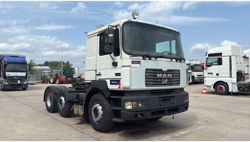 MAN 25.403 (6X2 / 6 CYLINDER / EURO 2 / MANUAL GEARBOX / 8 TYRES) - Tractor head: gambar 2 MAN 25.403 (6X2 / 6 CYLINDER / EURO 2 / MANUAL GEARBOX / 8 TYRES) - Tractor head: gambar 2