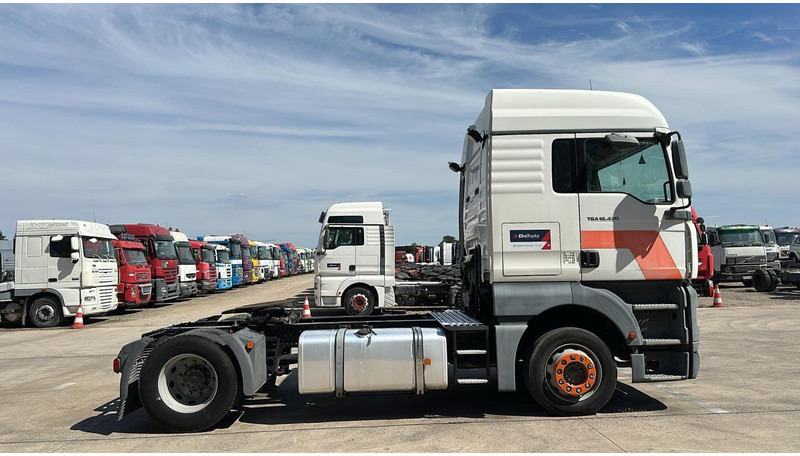 MAN TGA 18.430 (BOITE MANUELLE / MANUAL GEARBOX) - Tractor head: gambar 4 MAN TGA 18.430 (BOITE MANUELLE / MANUAL GEARBOX) - Tractor head: gambar 4