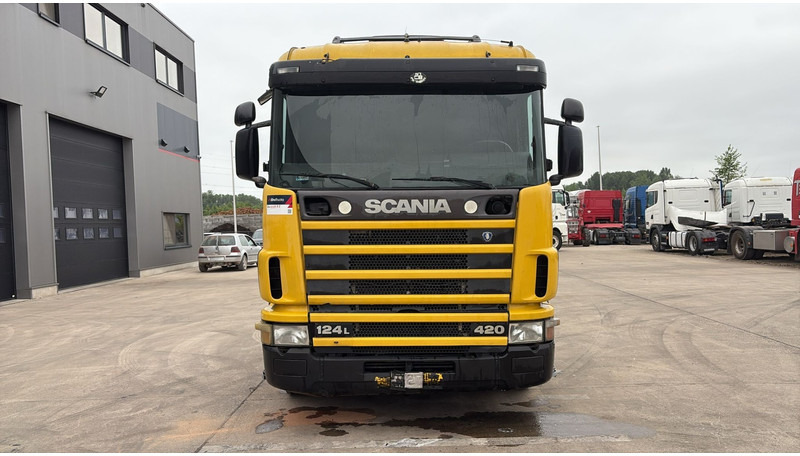 Scania 124-420 (6X2 / 8 TYRES / ORIGINAL TRACTOR UNIT / FRONT STEEL) - Tractor head: gambar 2 Scania 124-420 (6X2 / 8 TYRES / ORIGINAL TRACTOR UNIT / FRONT STEEL) - Tractor head: gambar 2