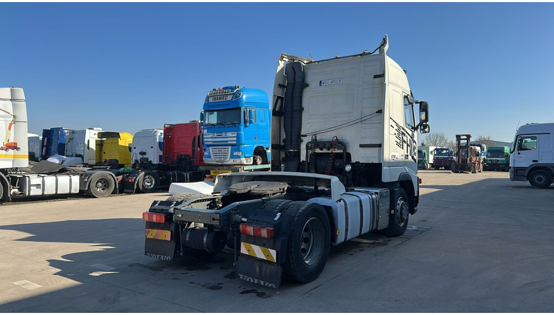 Volvo FH 400 (GOOD CONDITION / CLEAN CHASSIS / EURO 5) - Tractor head: gambar 5 Volvo FH 400 (GOOD CONDITION / CLEAN CHASSIS / EURO 5) - Tractor head: gambar 5