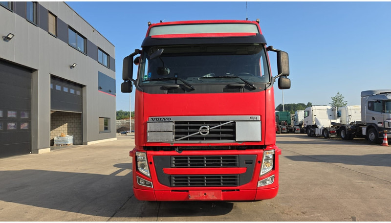 Volvo FH 420 (CLEAN TRUCK / GOOD CONDITION / CHASSIS GOOD) - Tractor head: gambar 2 Volvo FH 420 (CLEAN TRUCK / GOOD CONDITION / CHASSIS GOOD) - Tractor head: gambar 2