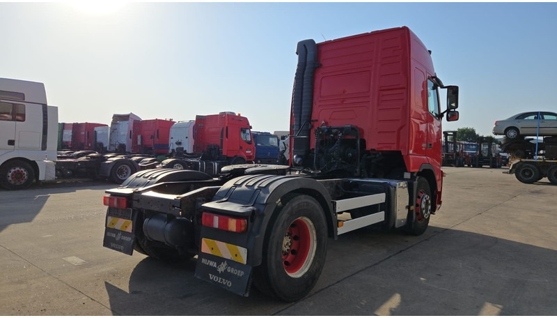 Volvo FH 420 (CLEAN TRUCK / GOOD CONDITION / CHASSIS GOOD) - Tractor head: gambar 4 Volvo FH 420 (CLEAN TRUCK / GOOD CONDITION / CHASSIS GOOD) - Tractor head: gambar 4