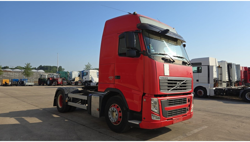 Volvo FH 420 (CLEAN TRUCK / GOOD CONDITION / CHASSIS GOOD) - Tractor head: gambar 3 Volvo FH 420 (CLEAN TRUCK / GOOD CONDITION / CHASSIS GOOD) - Tractor head: gambar 3