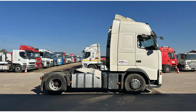 Volvo FH 440 (GOOD CONDITION / BONNE ETAT) - Tractor head: gambar 4 Volvo FH 440 (GOOD CONDITION / BONNE ETAT) - Tractor head: gambar 4