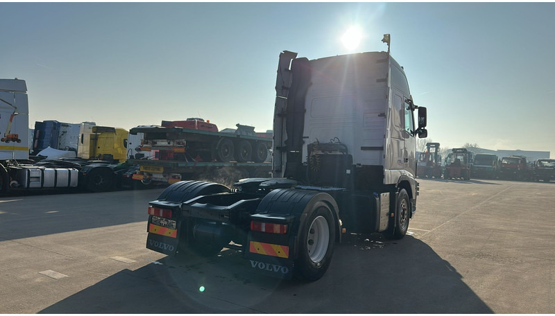 Volvo FH 460 (MANUAL GEARBOX / VERY CLEAN !!! / GOOD TYRES / TOP CONDITION) - Tractor head: gambar 4 Volvo FH 460 (MANUAL GEARBOX / VERY CLEAN !!! / GOOD TYRES / TOP CONDITION) - Tractor head: gambar 4