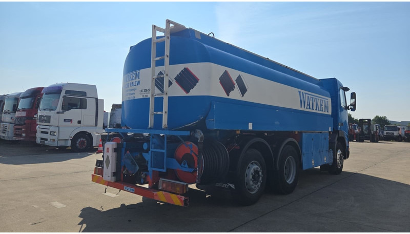 Volvo FH 12.380 (20.100 LITERS / PARFAIT ETAT / TOP CONDITION !!! / 6X2 / BOITE MANUELLE) - Truk tangki: gambar 5 Volvo FH 12.380 (20.100 LITERS / PARFAIT ETAT / TOP CONDITION !!! / 6X2 / BOITE MANUELLE) - Truk tangki: gambar 5