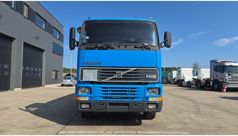 Volvo FH 12.380 (20.100 LITERS / PARFAIT ETAT / TOP CONDITION !!! / 6X2 / BOITE MANUELLE) - Truk tangki: gambar 2 Volvo FH 12.380 (20.100 LITERS / PARFAIT ETAT / TOP CONDITION !!! / 6X2 / BOITE MANUELLE) - Truk tangki: gambar 2