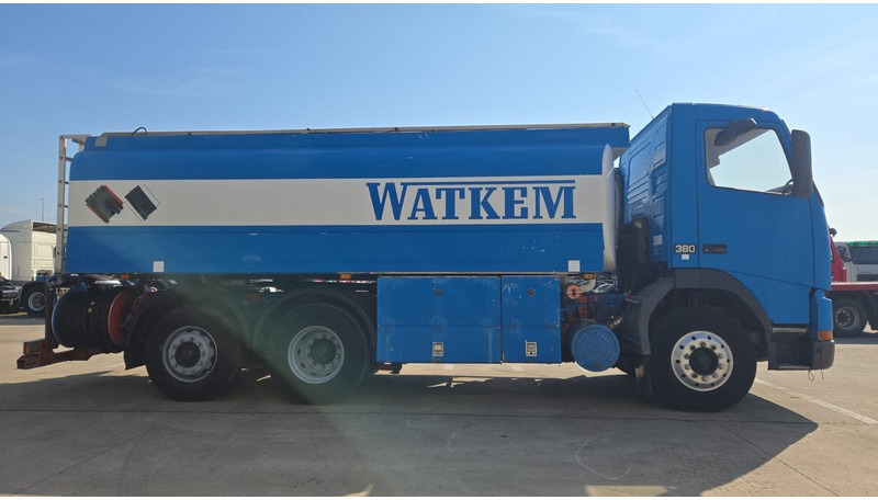 Volvo FH 12.380 (20.100 LITERS / PARFAIT ETAT / TOP CONDITION !!! / 6X2 / BOITE MANUELLE) - Truk tangki: gambar 4 Volvo FH 12.380 (20.100 LITERS / PARFAIT ETAT / TOP CONDITION !!! / 6X2 / BOITE MANUELLE) - Truk tangki: gambar 4