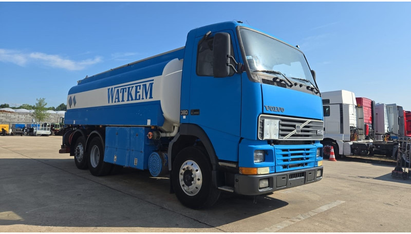 Volvo FH 12.380 (20.100 LITERS / PARFAIT ETAT / TOP CONDITION !!! / 6X2 / BOITE MANUELLE) - Truk tangki: gambar 3 Volvo FH 12.380 (20.100 LITERS / PARFAIT ETAT / TOP CONDITION !!! / 6X2 / BOITE MANUELLE) - Truk tangki: gambar 3