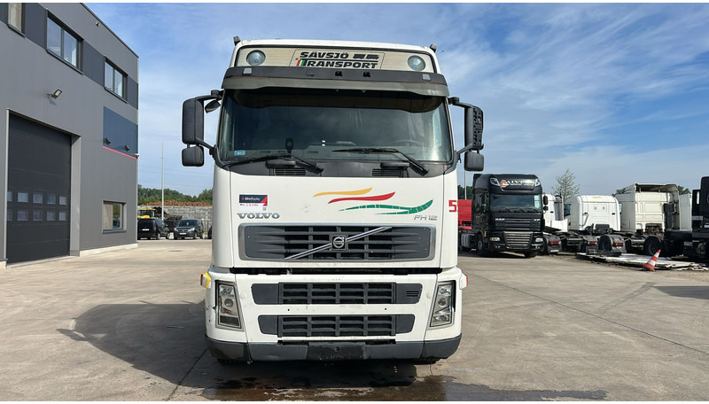 Volvo FH 12 - 460 (BOITE MANUELLE / MANUAL GEARBOX / 10 TYRES / 6X2 / AC / AIRCO) - Truk flatbed: gambar 2 Volvo FH 12 - 460 (BOITE MANUELLE / MANUAL GEARBOX / 10 TYRES / 6X2 / AC / AIRCO) - Truk flatbed: gambar 2