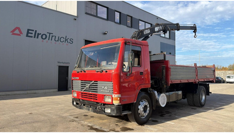 Volvo FL 10 - 320 (MANUAL PUMP / STEEL SUSP. / CRANE / LAMES / POMPE MANUELLE) - Truk flatbed, Truk derek: gambar 1 Volvo FL 10 - 320 (MANUAL PUMP / STEEL SUSP. / CRANE / LAMES / POMPE MANUELLE) - Truk flatbed, Truk derek: gambar 1