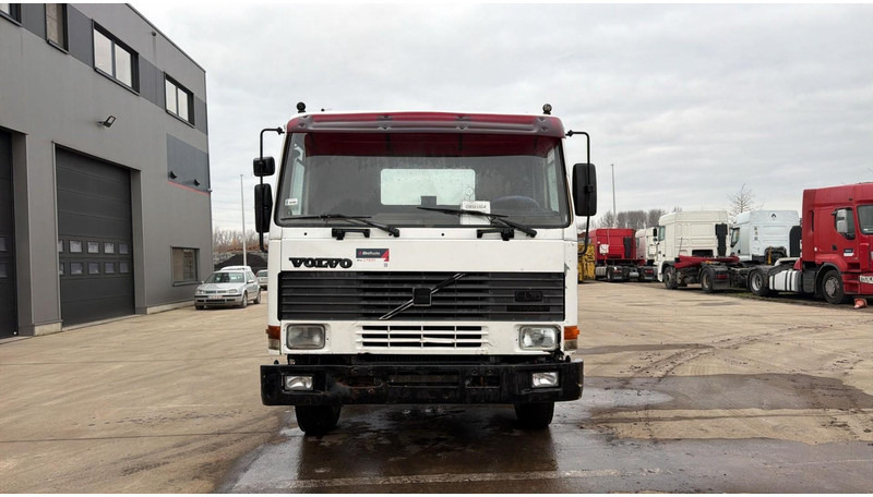 Volvo FL 10 - 320 (POMPE MANUELLE / MANUAL PUMP / LAMES / STEEL SUSP. / 8X4) - Truk sasis: gambar 2 Volvo FL 10 - 320 (POMPE MANUELLE / MANUAL PUMP / LAMES / STEEL SUSP. / 8X4) - Truk sasis: gambar 2