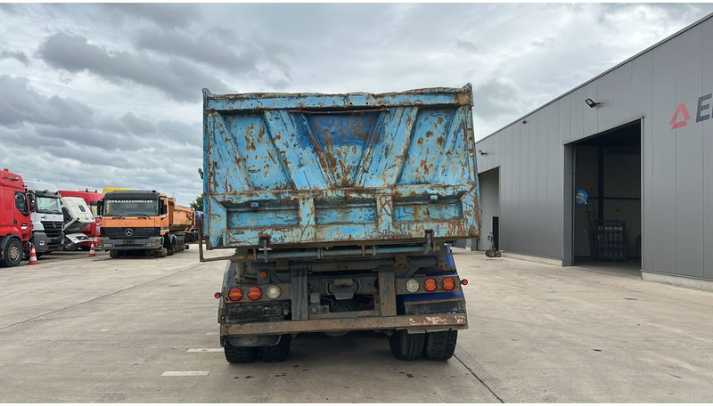 Volvo FL 12.380 (8X4 /STEEL SUSP. / BOITE MANUELLE / MANUAL GEARBOX) - Truk jungkit: gambar 5 Volvo FL 12.380 (8X4 /STEEL SUSP. / BOITE MANUELLE / MANUAL GEARBOX) - Truk jungkit: gambar 5