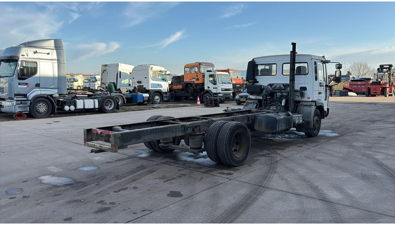 Volvo FL 220 (BELGIAN TRUCK / BOITE MANUELLE / MANUAL GEARBOX) - Truk sasis: gambar 4 Volvo FL 220 (BELGIAN TRUCK / BOITE MANUELLE / MANUAL GEARBOX) - Truk sasis: gambar 4