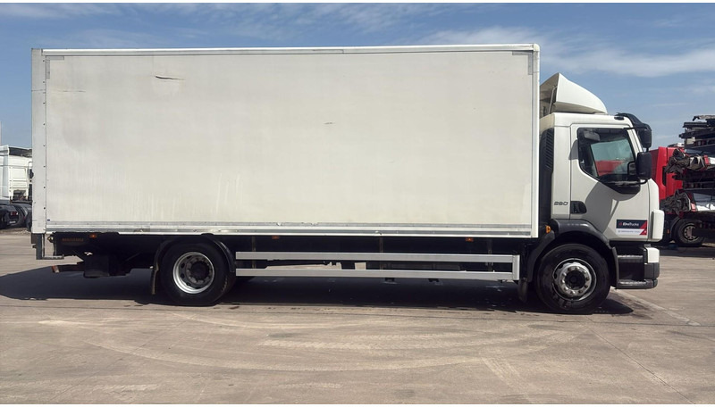 Volvo FL 260 (LIFT 2000 KG / PERFECT BELGIAN TRUCK / 18 TON / EURO 5) - Truk box: gambar 4 Volvo FL 260 (LIFT 2000 KG / PERFECT BELGIAN TRUCK / 18 TON / EURO 5) - Truk box: gambar 4