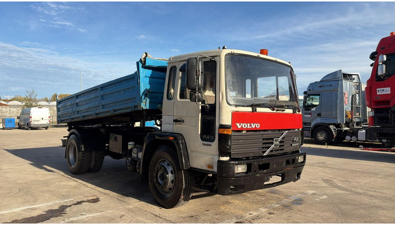 Volvo FL 6-18 (10 BOLTS / POMPE MANUELLE / MANUAL PUMP / 18T / STEEL SUSP. / LAMES) - Truk jungkit: gambar 2 Volvo FL 6-18 (10 BOLTS / POMPE MANUELLE / MANUAL PUMP / 18T / STEEL SUSP. / LAMES) - Truk jungkit: gambar 2