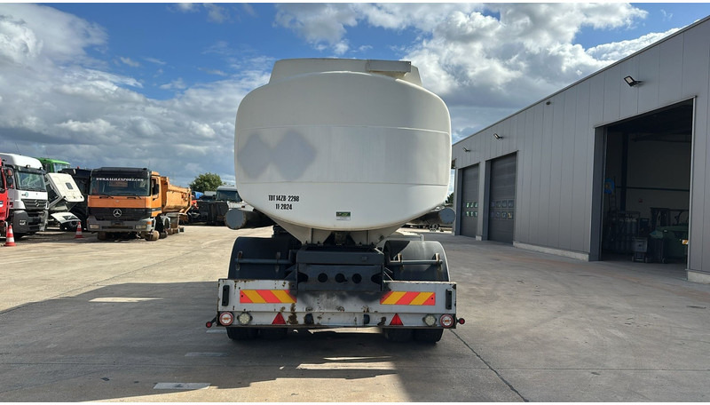 Volvo FL 6-18 (12400 LITERS / 3 COMPARTIMENTS / EURO 2 / STEEL SUSP. / LAMES) - Truk tangki: gambar 5 Volvo FL 6-18 (12400 LITERS / 3 COMPARTIMENTS / EURO 2 / STEEL SUSP. / LAMES) - Truk tangki: gambar 5