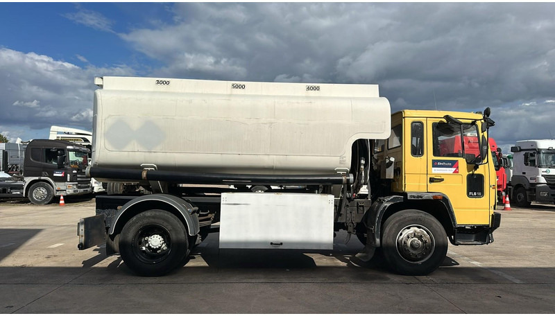 Volvo FL 6-18 (12400 LITERS / 3 COMPARTIMENTS / EURO 2 / STEEL SUSP. / LAMES) - Truk tangki: gambar 4 Volvo FL 6-18 (12400 LITERS / 3 COMPARTIMENTS / EURO 2 / STEEL SUSP. / LAMES) - Truk tangki: gambar 4
