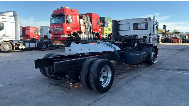 Volvo FL 6 - 220 (MANUAL GEARBOX / BOITE MANUELLE / 8 TONNES) - Truk sasis: gambar 4 Volvo FL 6 - 220 (MANUAL GEARBOX / BOITE MANUELLE / 8 TONNES) - Truk sasis: gambar 4