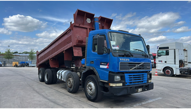 Volvo FM 12 - 340 (MANUAL GEARBOX / STEEL SUSPENSION / LAMES / BOITE MANUELLE) - Truk jungkit: gambar 3 Volvo FM 12 - 340 (MANUAL GEARBOX / STEEL SUSPENSION / LAMES / BOITE MANUELLE) - Truk jungkit: gambar 3