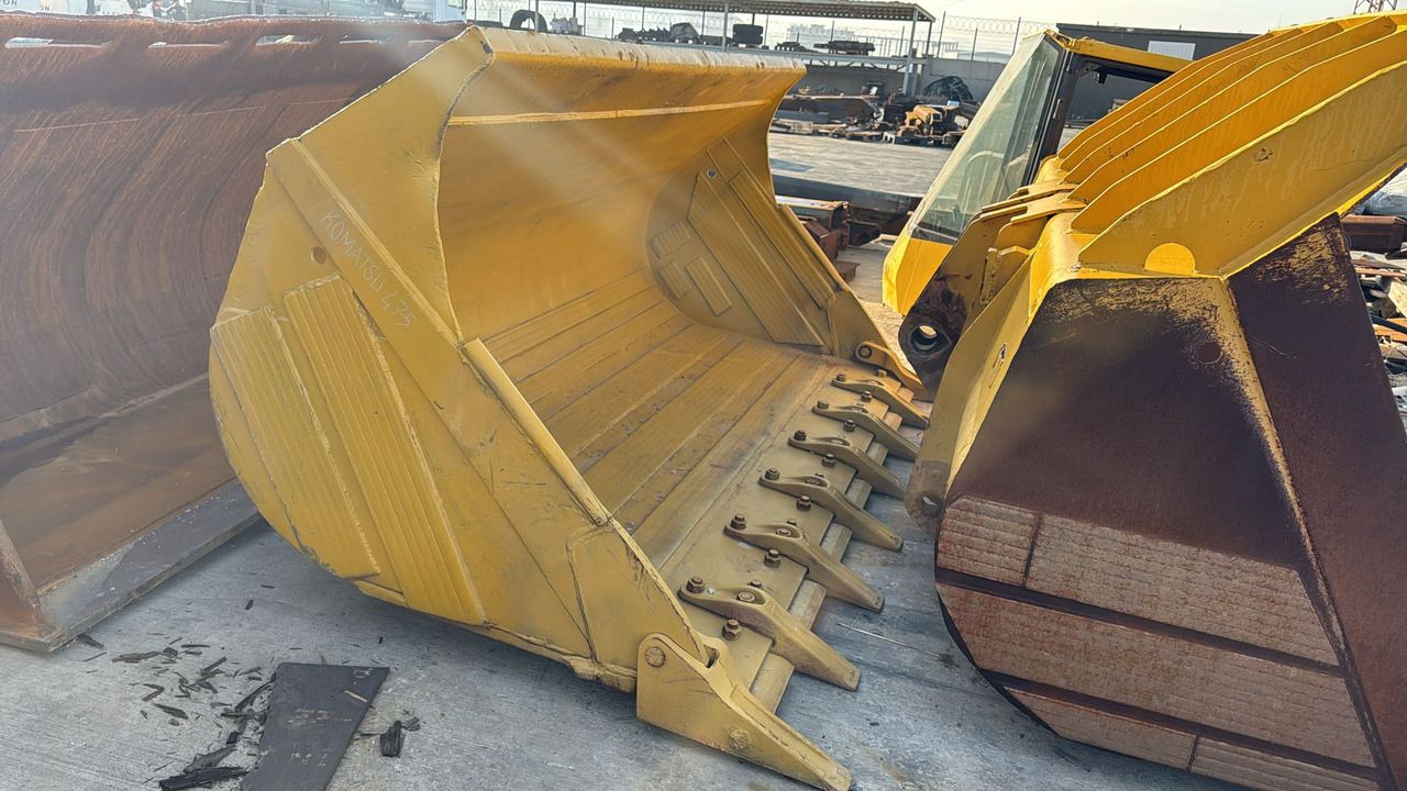 KOMATSU WA475 General Purpose Bucket - Ember loader: gambar 1 KOMATSU WA475 General Purpose Bucket - Ember loader: gambar 1
