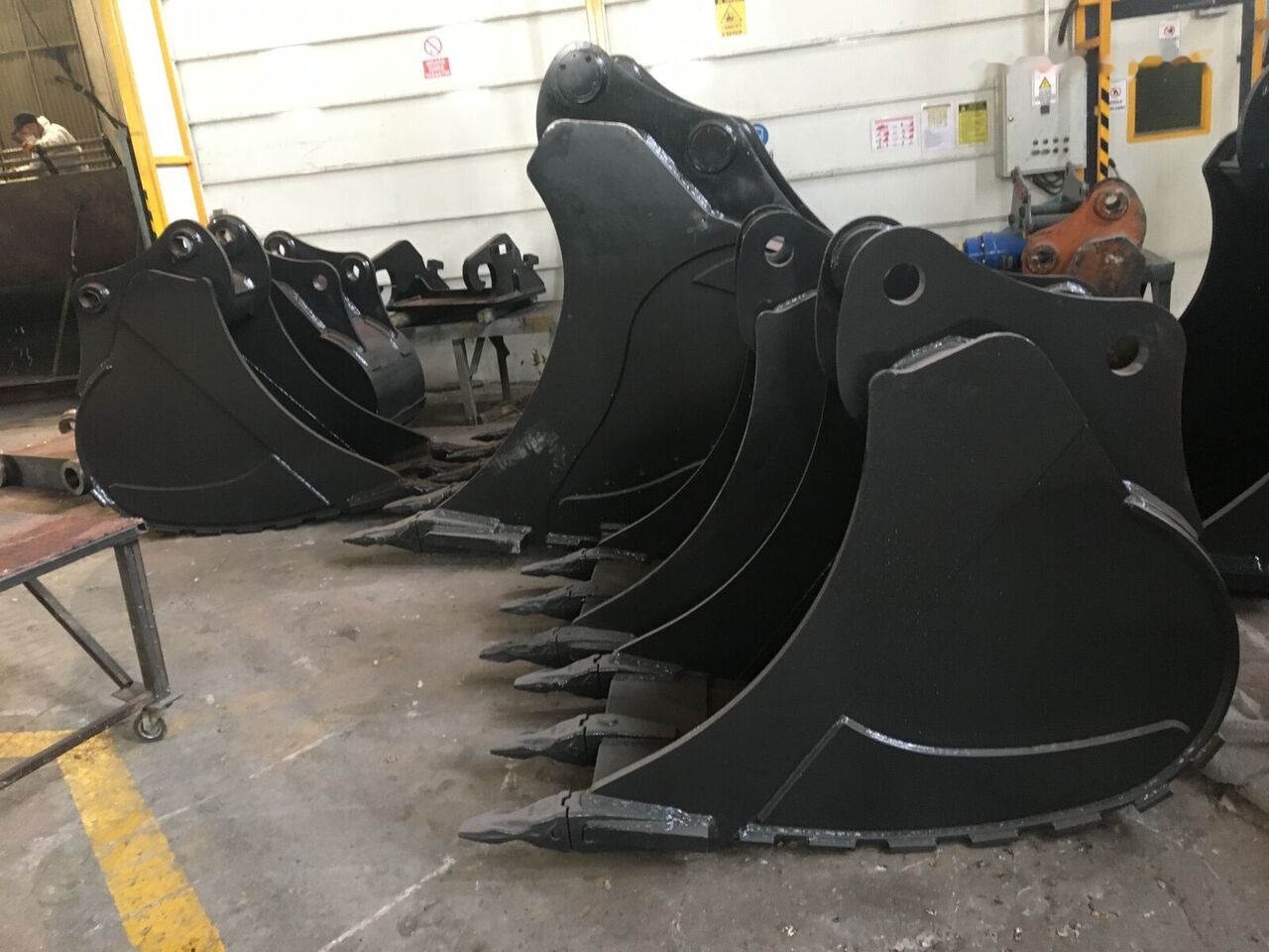 Komatsu PC350 Rock Bucket - Ember ekskavator: gambar 1 Komatsu PC350 Rock Bucket - Ember ekskavator: gambar 1