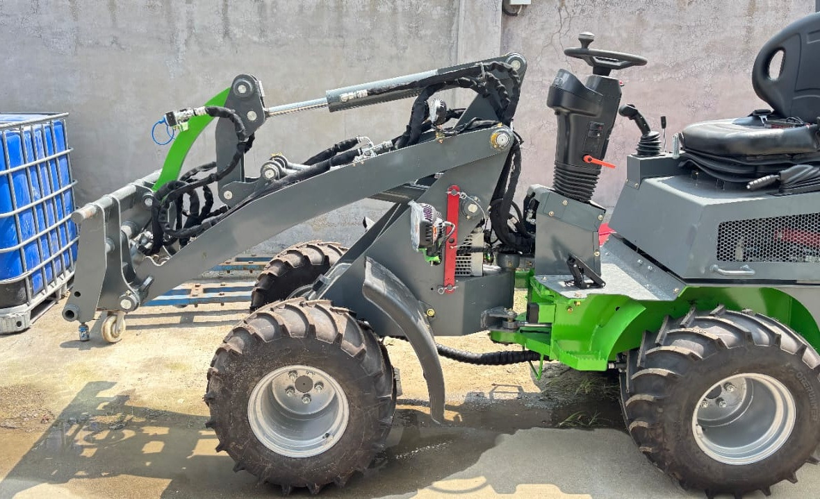 WCM -L1812 - Wheel loader: gambar 3 WCM -L1812 - Wheel loader: gambar 3