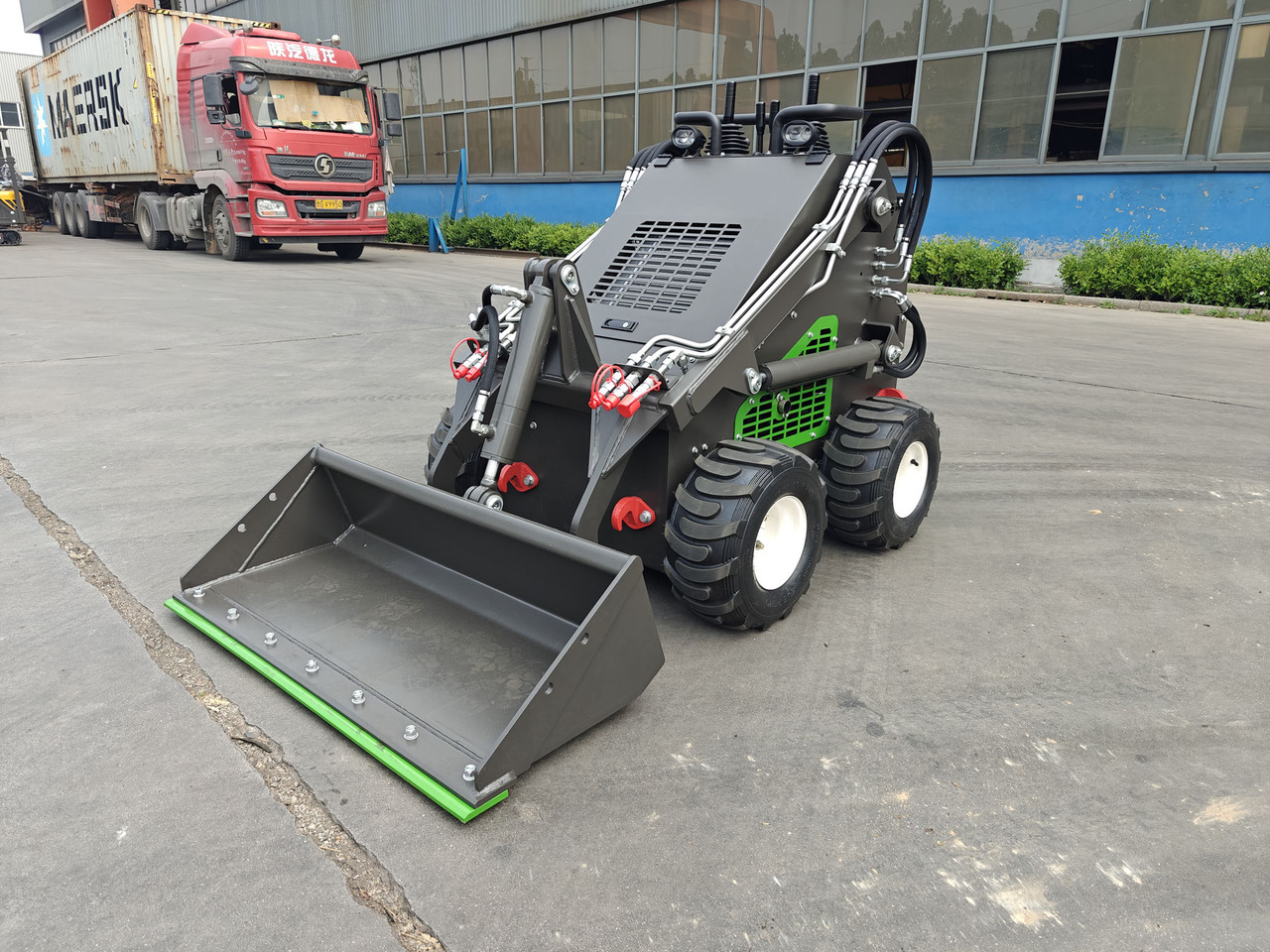 WCM-SL380 - Skid steer: gambar 2 WCM-SL380 - Skid steer: gambar 2