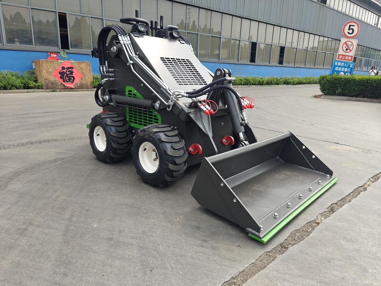 WCM-SL380 - Skid steer: gambar 5 WCM-SL380 - Skid steer: gambar 5