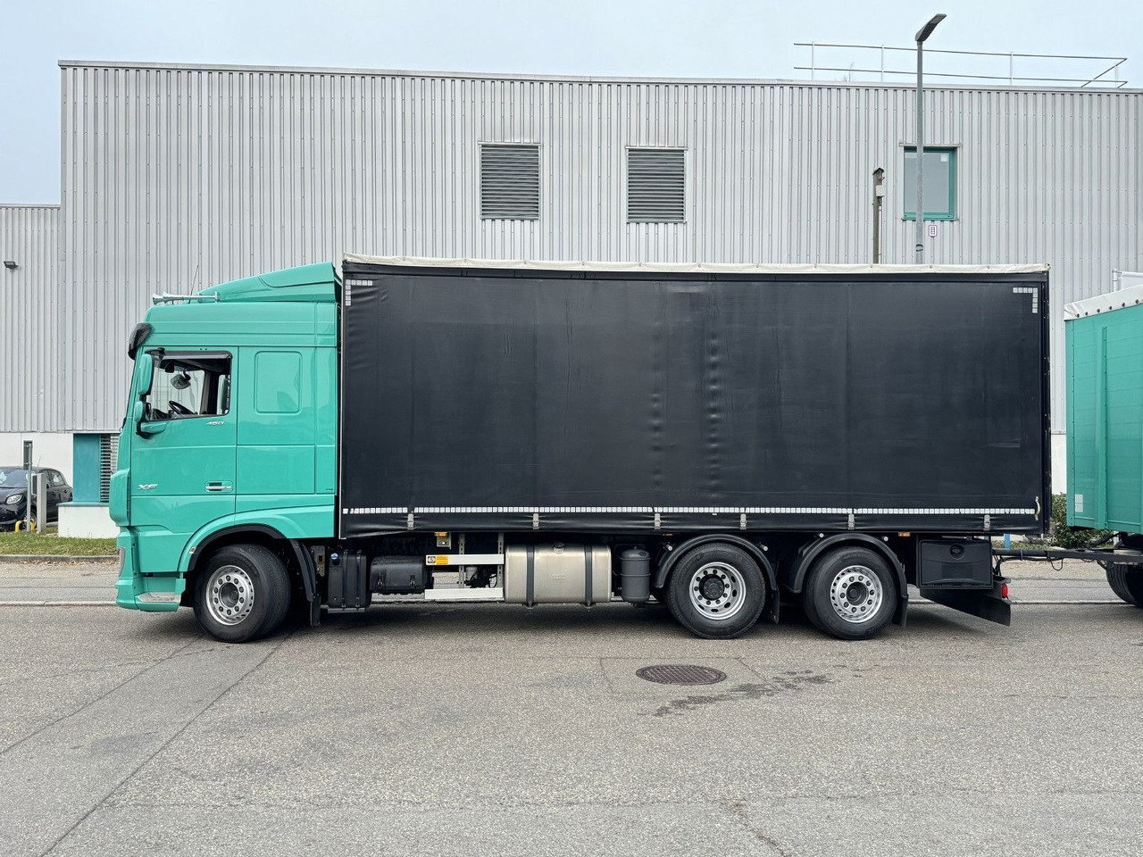 DAF XF480 6x2 Schiebeplane-Zug Bordwände Lenkachse - Truk dengan terpal samping: gambar 4 DAF XF480 6x2 Schiebeplane-Zug Bordwände Lenkachse - Truk dengan terpal samping: gambar 4