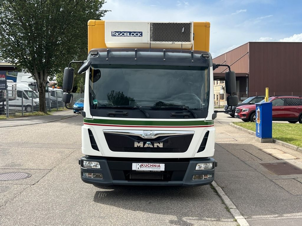 MAN TGL 8.220 Kühlkoffer 5,26m LBW Klima Luftgef. MAN TGL 8.220 Kühlkoffer 5,26m LBW Klima Luftgef. - Van berpendingin: gambar 2 MAN TGL 8.220 Kühlkoffer 5,26m LBW Klima Luftgef. MAN TGL 8.220 Kühlkoffer 5,26m LBW Klima Luftgef. - Van berpendingin: gambar 2