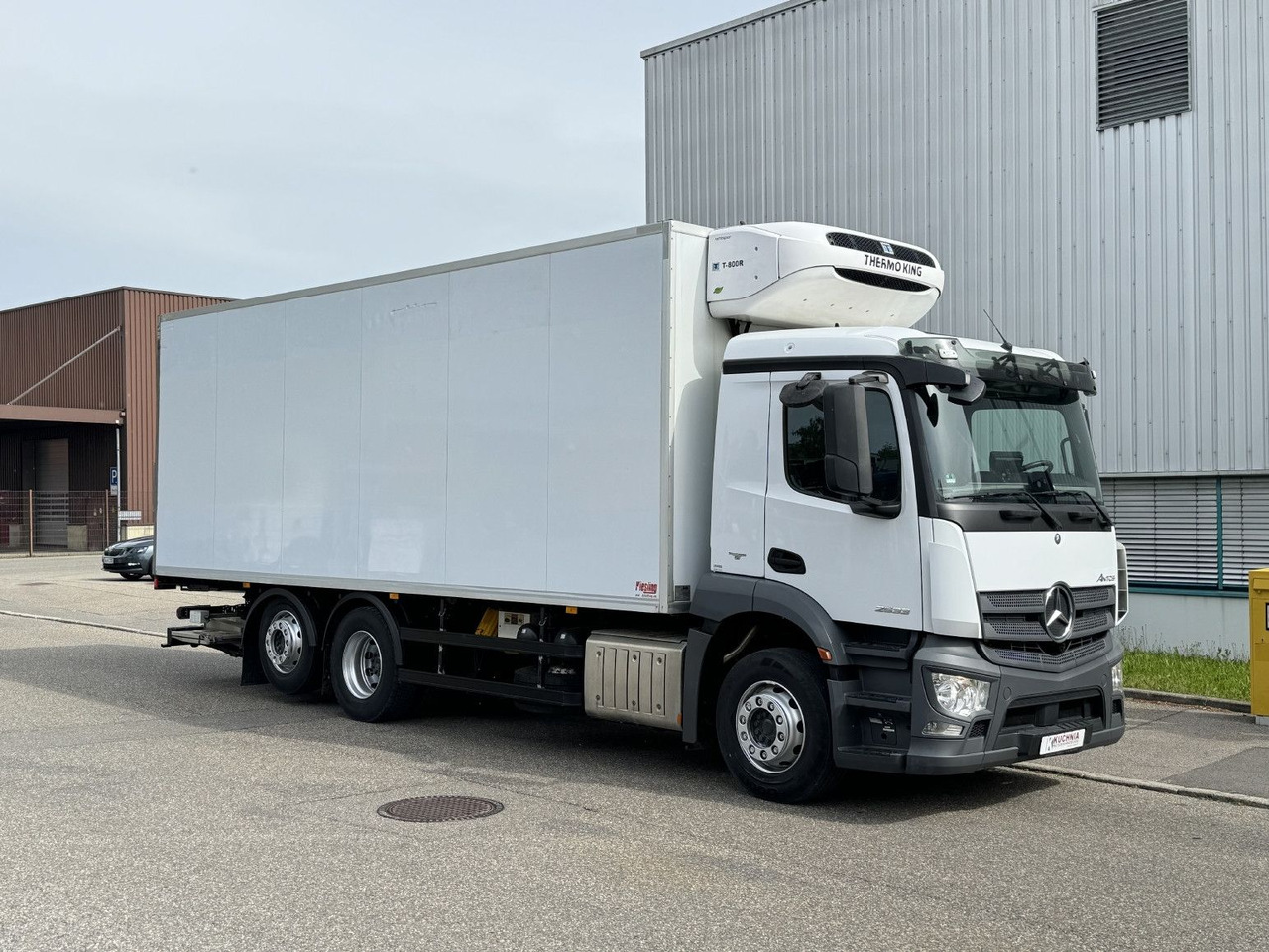 Mercedes-Benz Antos 2533L Kühlkoffer TK T-800R Lenkachse TOP - Truk berpendingin: gambar 4 Mercedes-Benz Antos 2533L Kühlkoffer TK T-800R Lenkachse TOP - Truk berpendingin: gambar 4