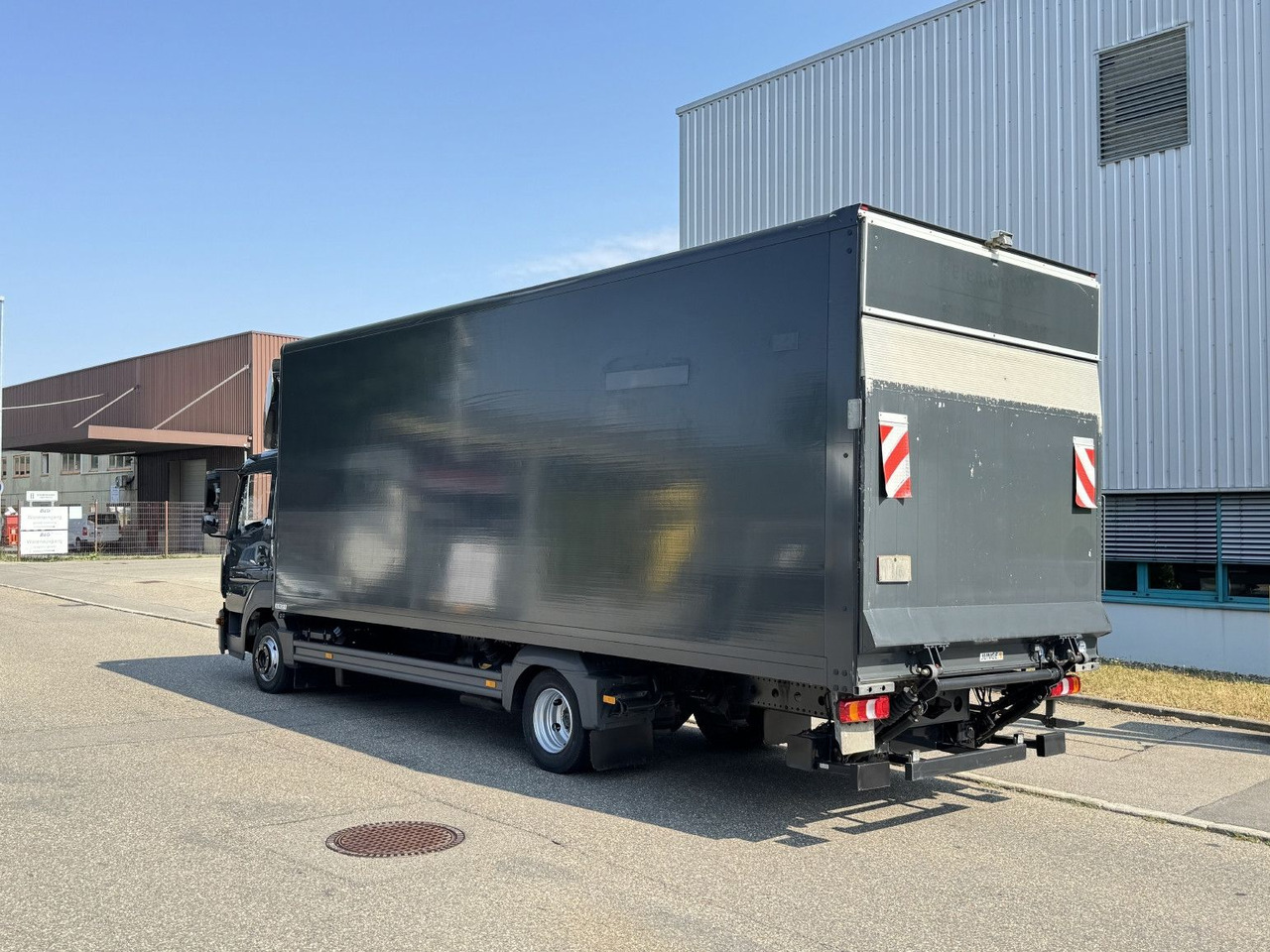 Mercedes-Benz Atego 818L Koffer 7,3m LBW Klima Automatik - Van box: gambar 5 Mercedes-Benz Atego 818L Koffer 7,3m LBW Klima Automatik - Van box: gambar 5