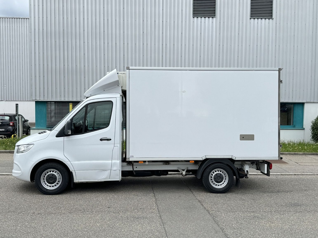 Mercedes-Benz Sprinter 316 Tiefkühl 3,3m TK V-500 MAX Luftgef. - Van berpendingin: gambar 4 Mercedes-Benz Sprinter 316 Tiefkühl 3,3m TK V-500 MAX Luftgef. - Van berpendingin: gambar 4