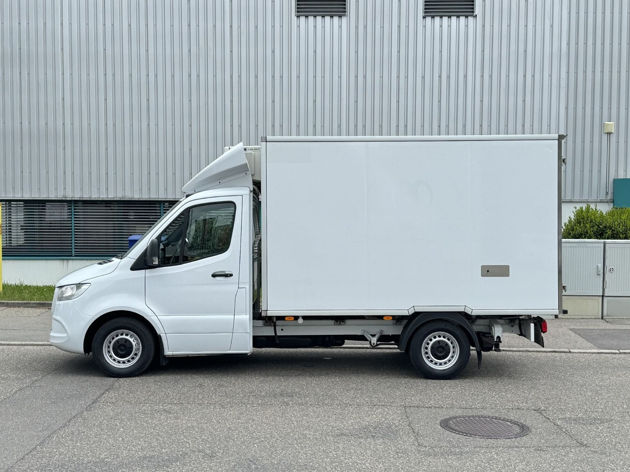 Mercedes-Benz Sprinter 316 Tiefkühl 3,3m TK V-500 MAX Luftgef. - Van berpendingin: gambar 4 Mercedes-Benz Sprinter 316 Tiefkühl 3,3m TK V-500 MAX Luftgef. - Van berpendingin: gambar 4