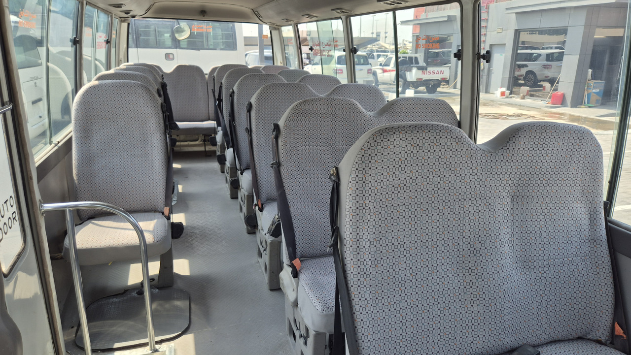 TOYOTA Coaster ... 30 places - Climatisé - Bus mini, Van penumpang: gambar 4 TOYOTA Coaster ... 30 places - Climatisé - Bus mini, Van penumpang: gambar 4