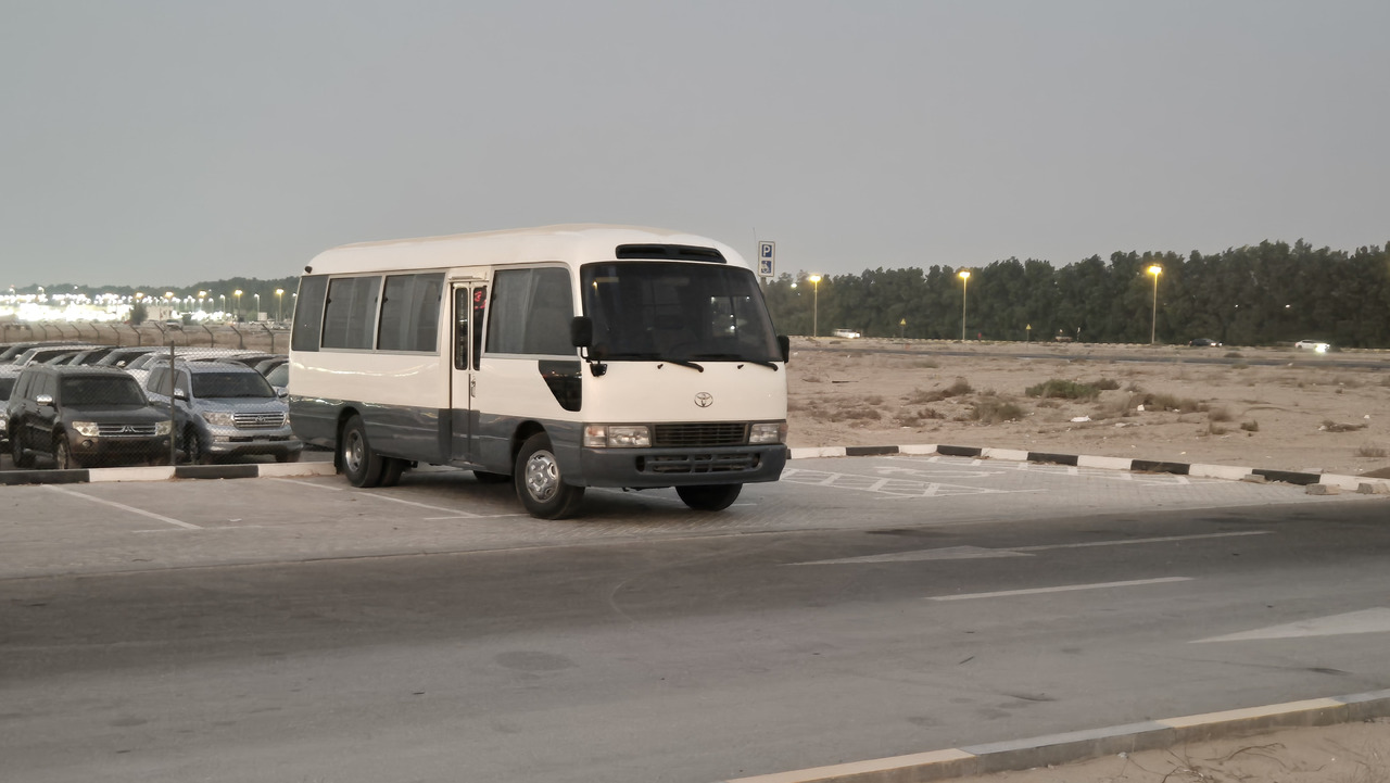Toyota Coaster ... 30 places - climatisé - Bus mini, Van penumpang: gambar 1 Toyota Coaster ... 30 places - climatisé - Bus mini, Van penumpang: gambar 1