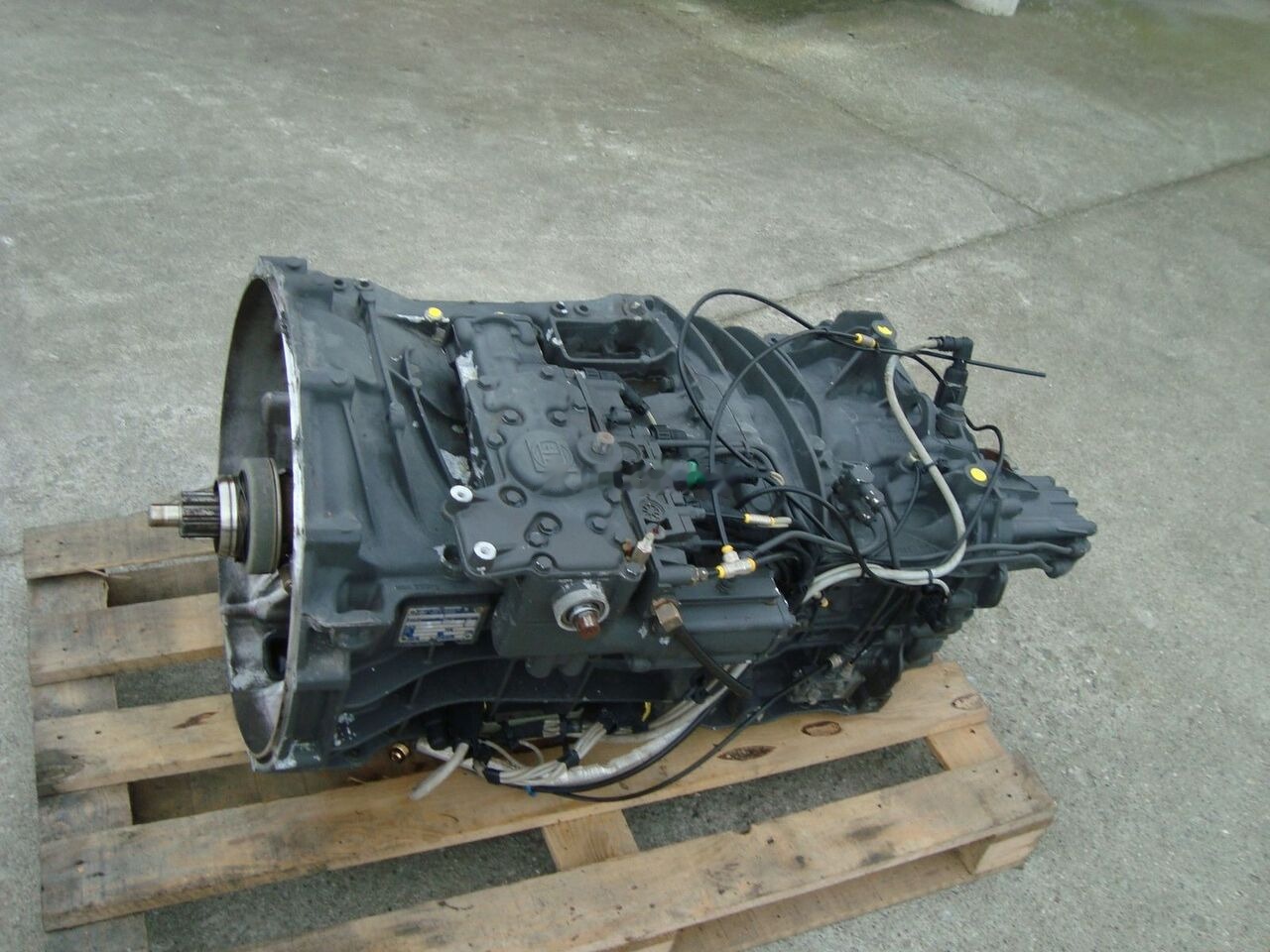DAF 12S2330TD DAF XF 106 105 - Gearbox untuk Truk: gambar 1 DAF 12S2330TD DAF XF 106 105 - Gearbox untuk Truk: gambar 1